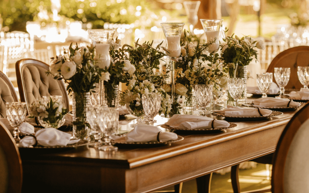 Tipos de mesas para eventos íntimos: cuál elegir y por qué